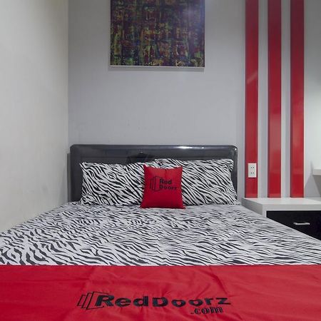Reddoorz Near Lawang Sewu Hotel Semarang Buitenkant foto